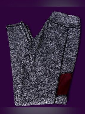 Sky Gray Heather Leggings with Burgundy Pocket Accent